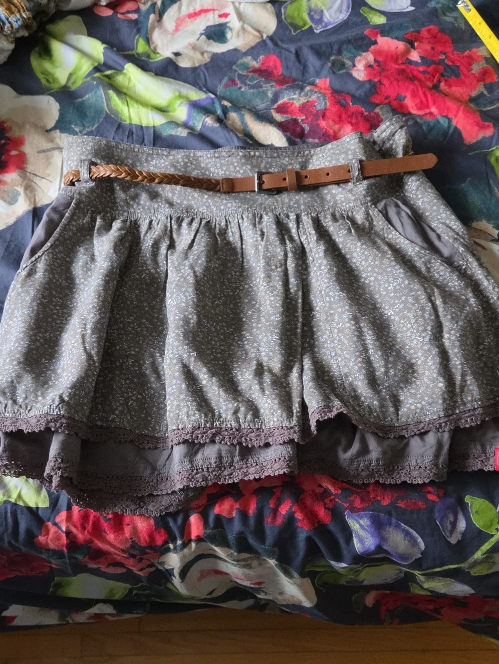 PRETTY LACW TRIMMED Women's Floral Layered Skirt With Braided Belt